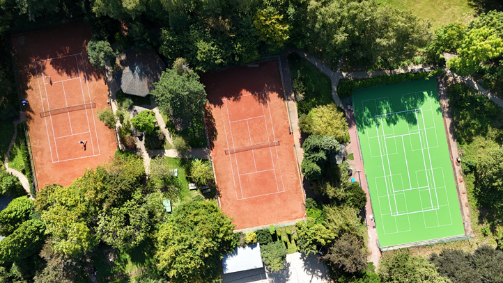 Pickleball an frischer Luft macht Spaß