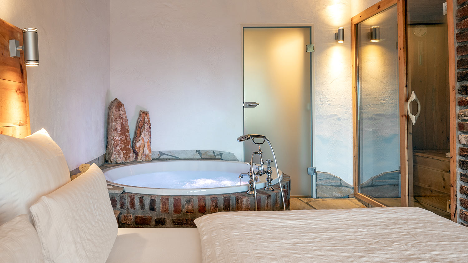 großzuegige-wellness-zimmer