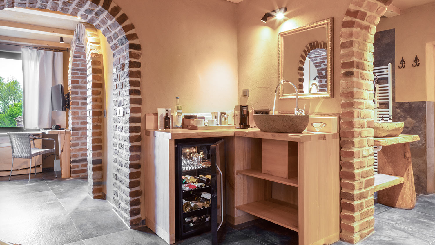 hotelzimmer-zwei-raeume